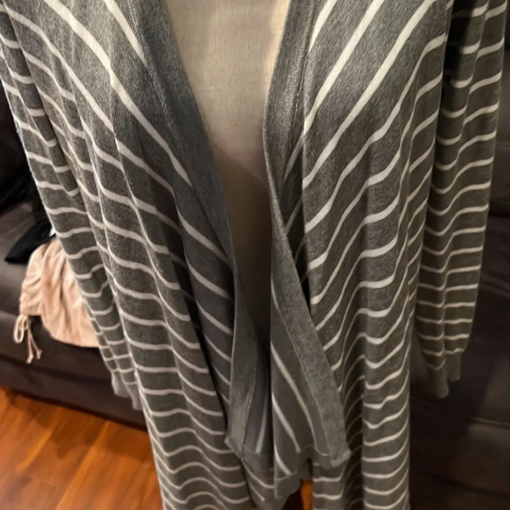 Bajee Collection open Sweater - Picture 10 of 12